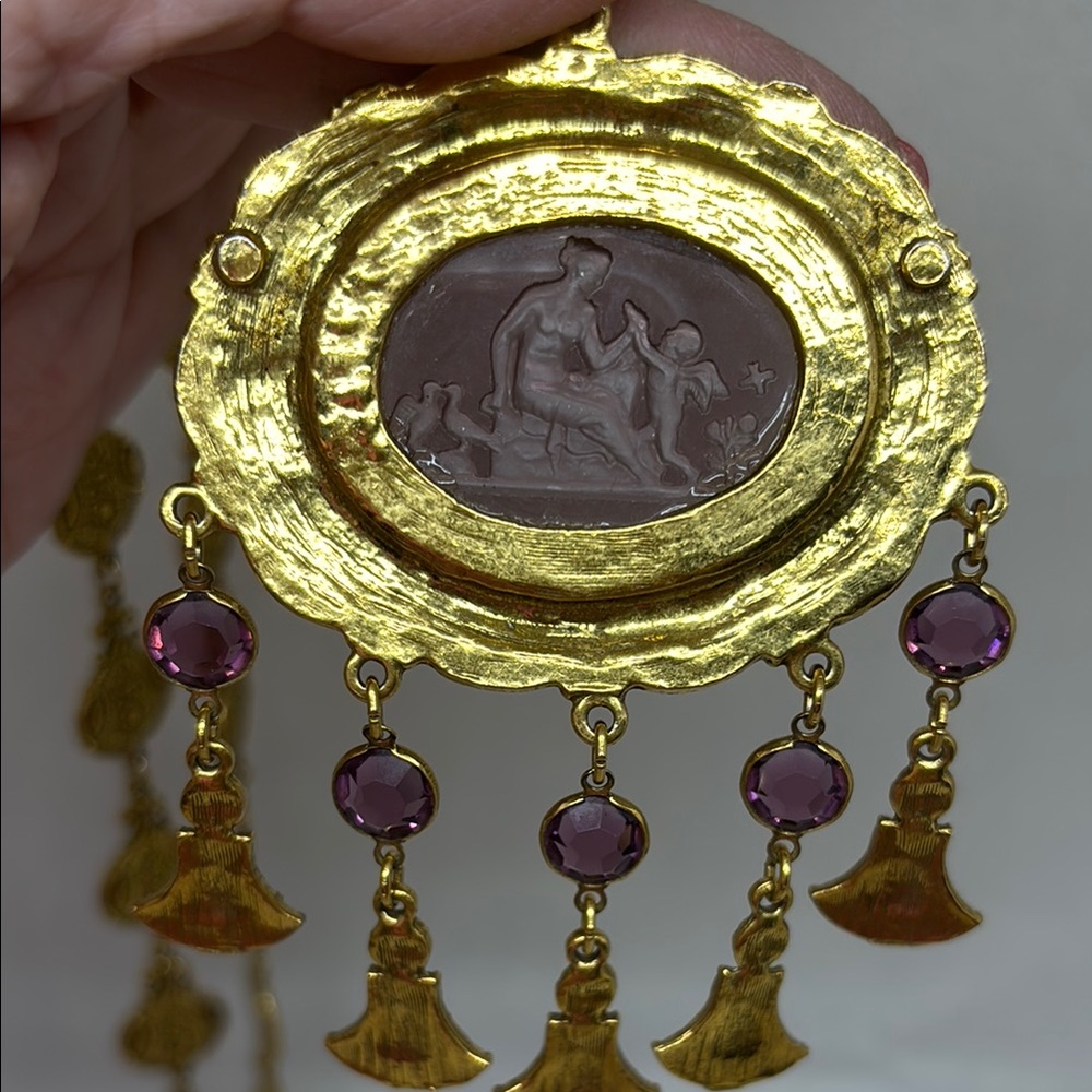 Amazing Goldette necklace with purple glass intaglio - Picture 11 of 14